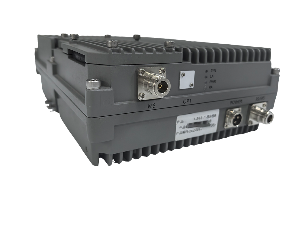  通江三频手机信号接收器2000㎡